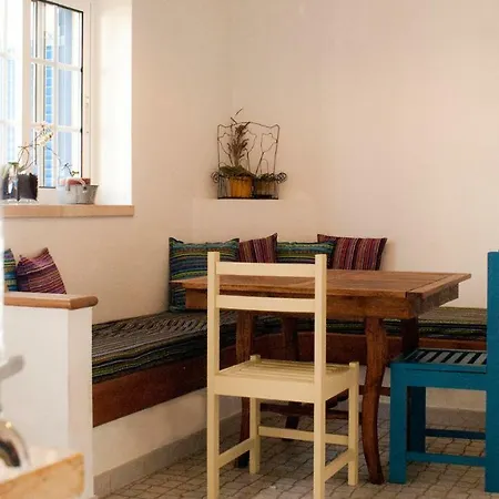 Kokua Surfarm Bed & Breakfast